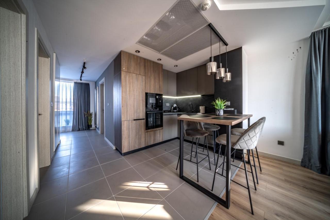 Sunrise Sky Lux Apartment, 33Rd Floor, Pool And Fitness Included Skopje Exterior photo